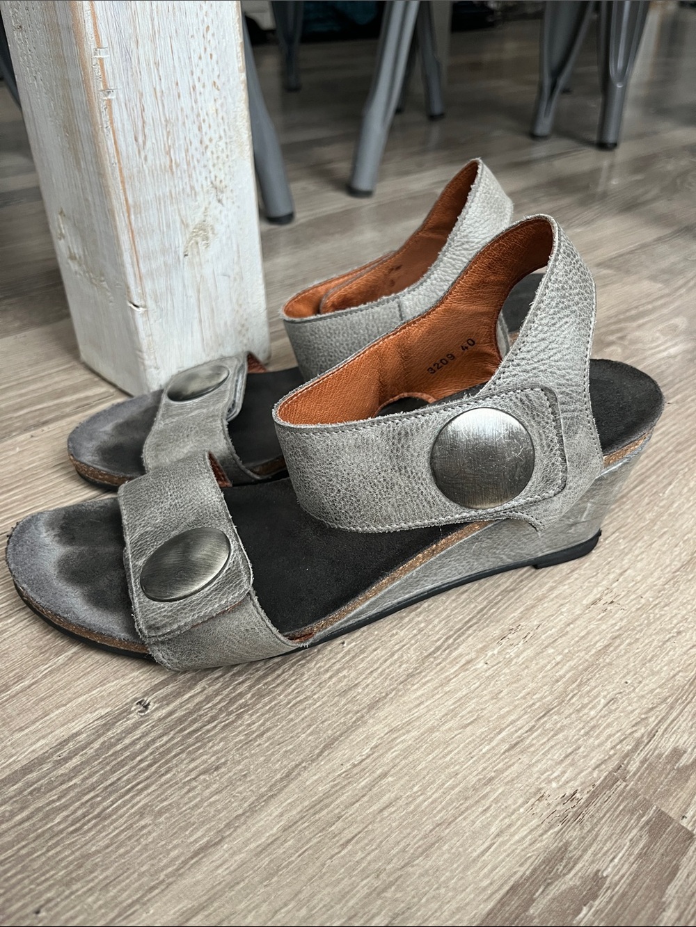Taos wedge sandals/40